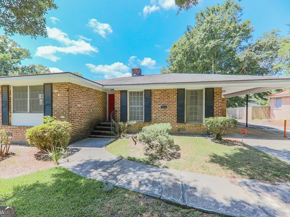 221 Kensington Dr, Savannah, GA 31405