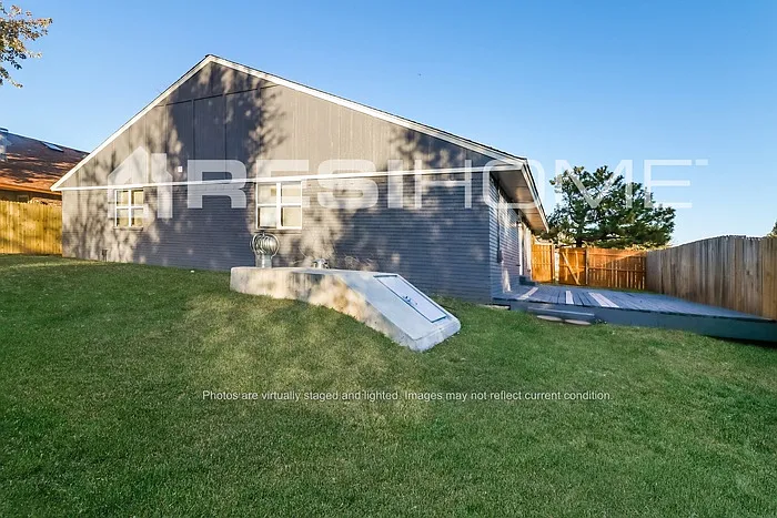 10041 S Ross Ave — Photo 13