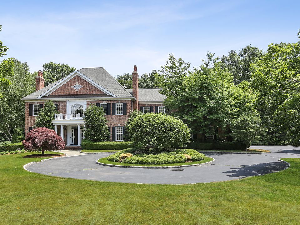 16 Hidden Spring Drive