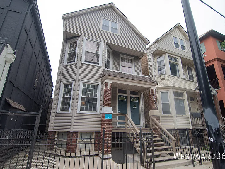 2550 N Southport Ave #2F — Photo 1