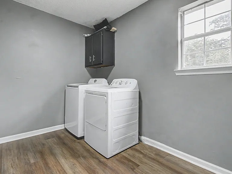 291 Sabreena Cir — Photo 10