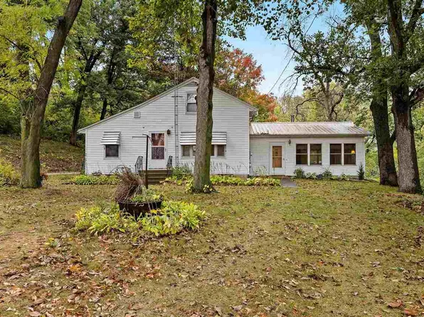 1941 Rawson Ln, Palo, IA 52324