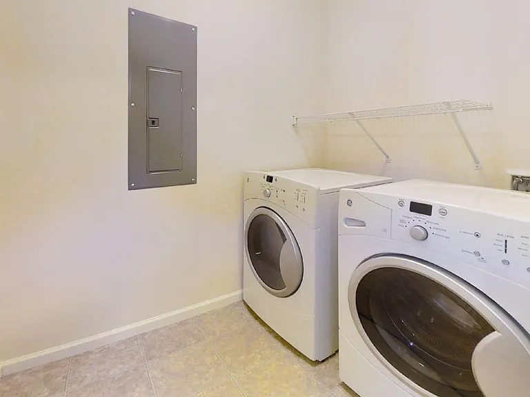Windsor West | Specials Available — Photo 26