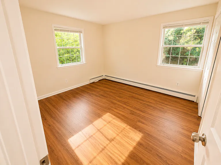 48 W Bartlett Rd — Photo 17