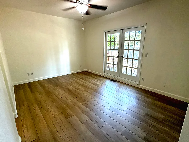 2117 Devonshire Dr — Photo 11