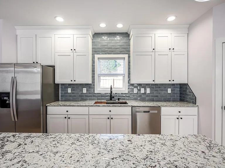 7039 Executive Cir — Photo 5