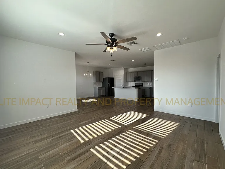 11112 S Weismann Dr — Photo 14