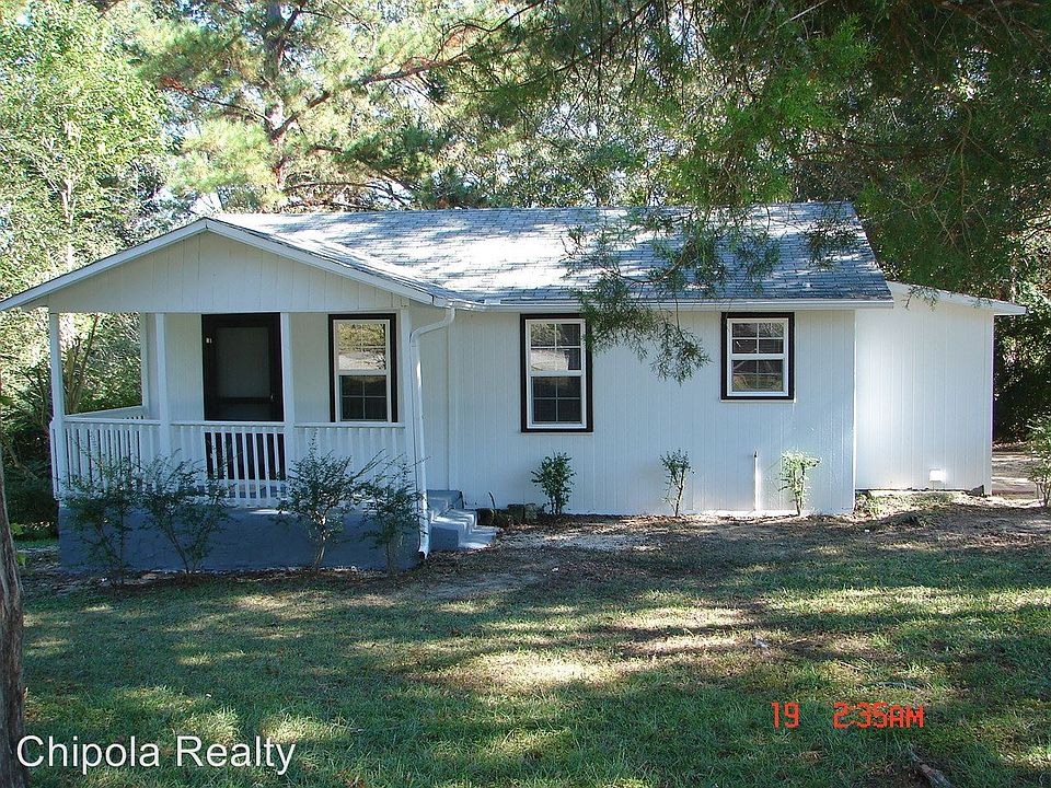 1st image of 2832 Baker Ave