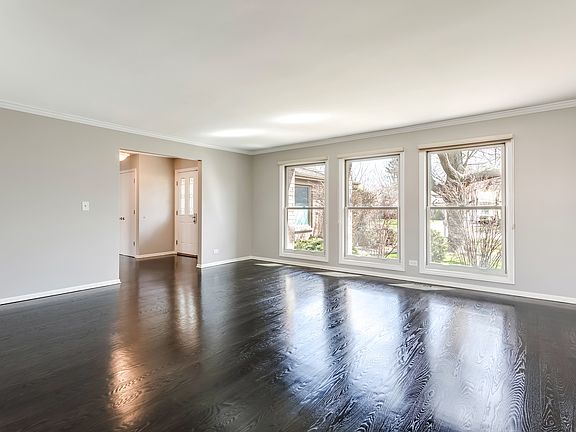 2nd image of 2680 Greenwood Ave