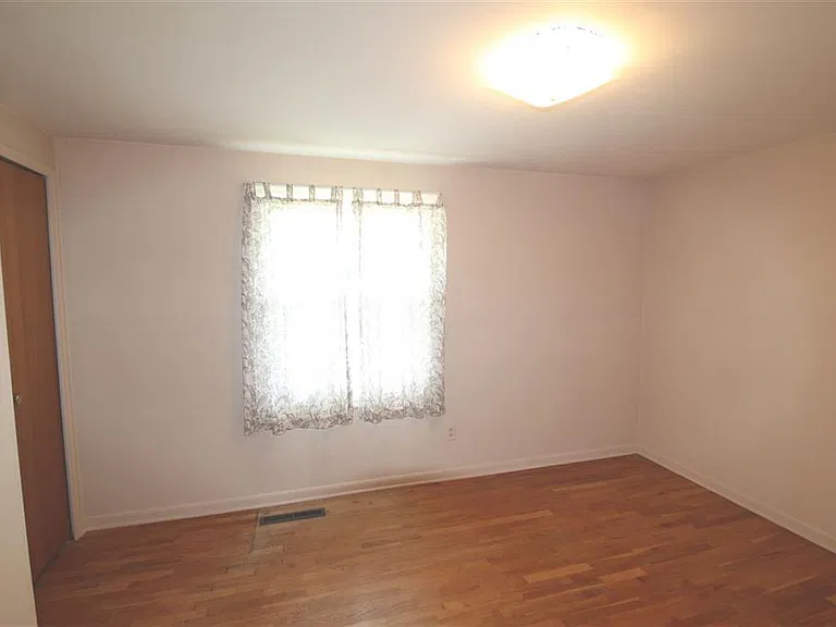6496 Calkins Rd — Photo 12