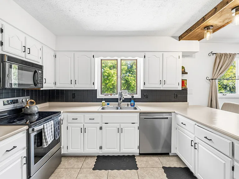 1720 Ridge Hill Ln #1 — Photo 5