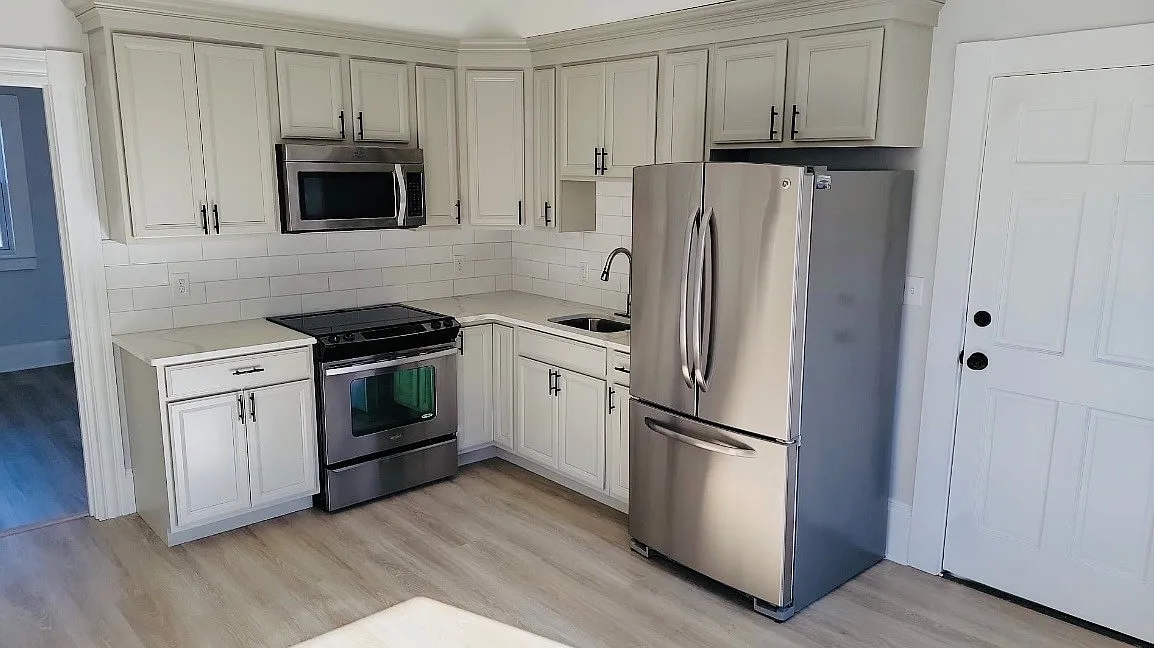 3 bed, 1150 sqft, $3,200 — Photo 1