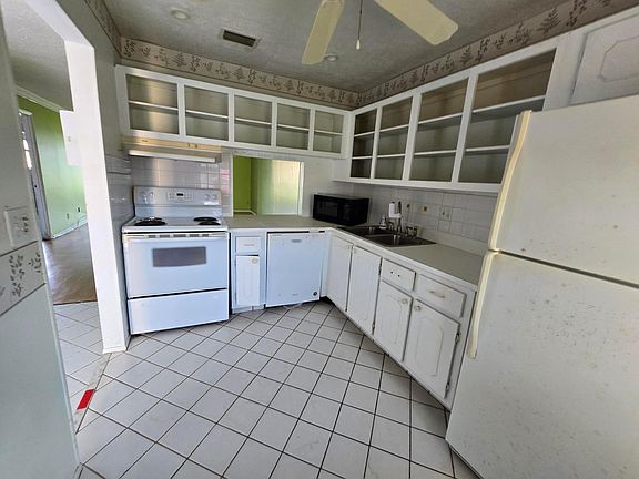 3rd image of 146 Lake Anne Drive