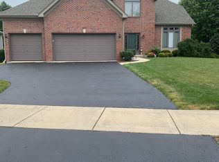 1606 Merle Dr, Aurora, IL 60502