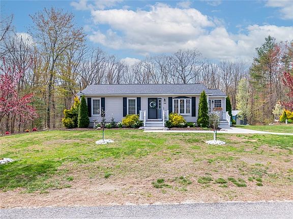 2nd image of 704 Hill Rd