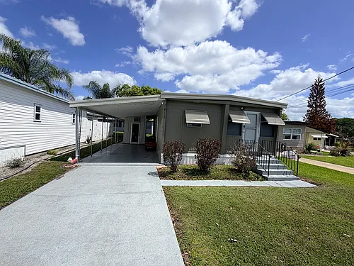 1418 Lakeview Dr Photo 1