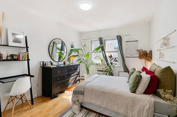 Rented by Real Street Inc | media 6