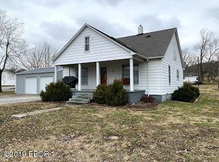30 Washington St, Stonefort, IL 62987