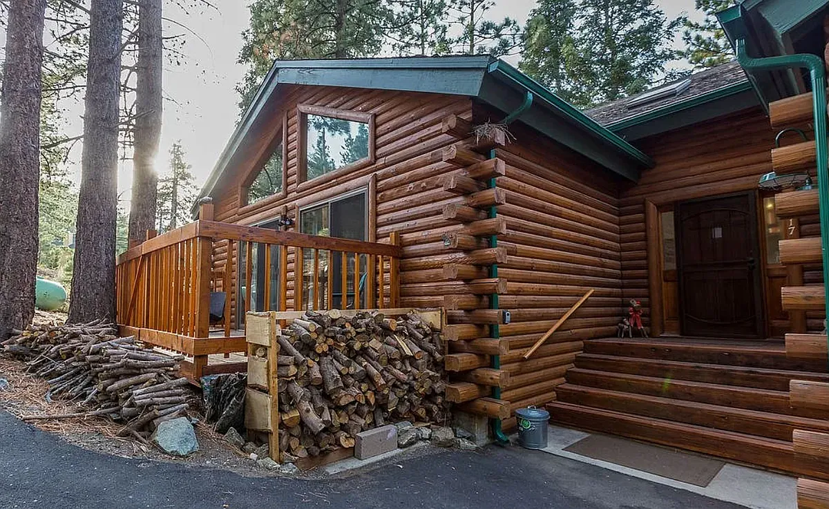 Building Photo - 15017 Chestnut Dr