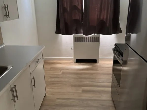 12940 118th Ave NW #9B, Edmonton, AB T5L 2L4