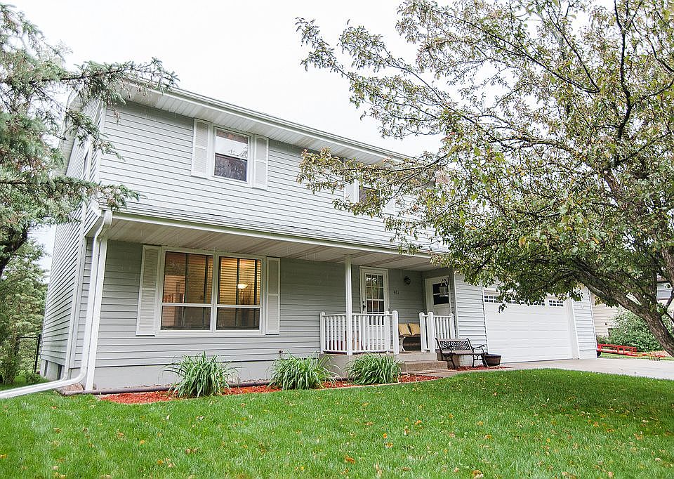 1st image of 461 Park View Dr