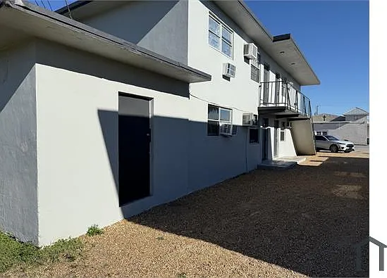 620 SW 6th St — Photo 14