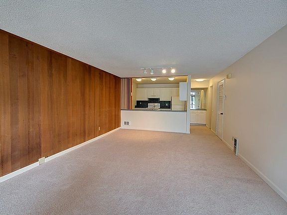 5th image of 13872 NE 60th Way APT 111
