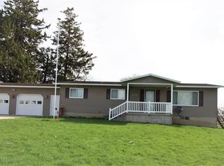 610 6th St, Delaware, IA 52036