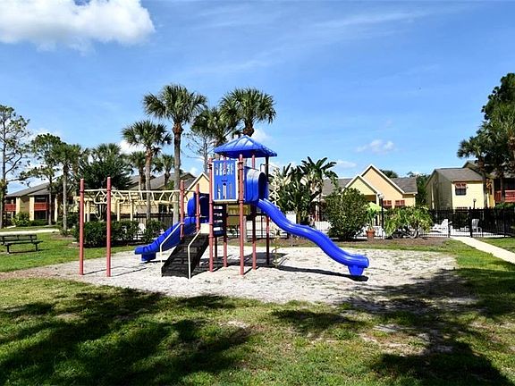 4th image of 3732 Idlebrook 106 Cir