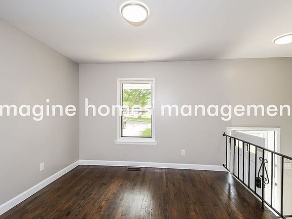3rd image of 156 Oakside Ln