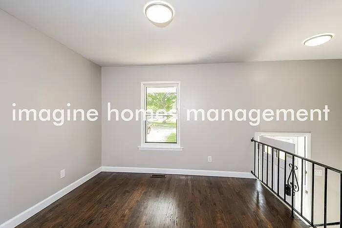 156 Oakside Ln — Photo 3