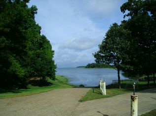 195 April Dr, Florien, LA 71429