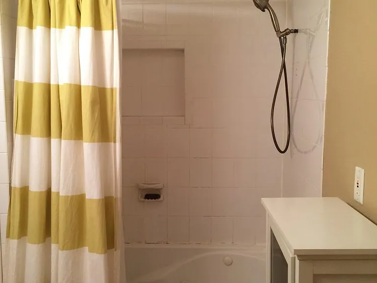 808A Annie St W #A — Photo 14