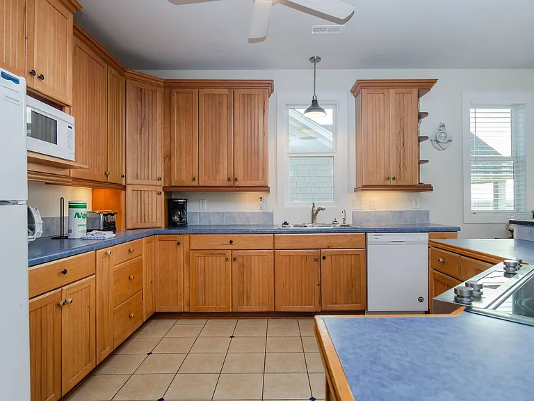 216 S Lumina Ave #B — Photo 11