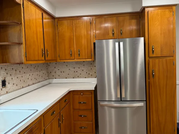 (undisclosed Address), Lyndhurst, NJ 07071