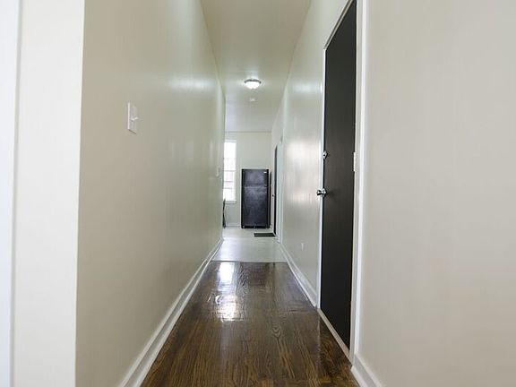 4th image of 3200 W Fulton Blvd #1