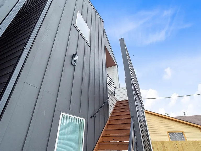 9725 Kerr St #B — Photo 4