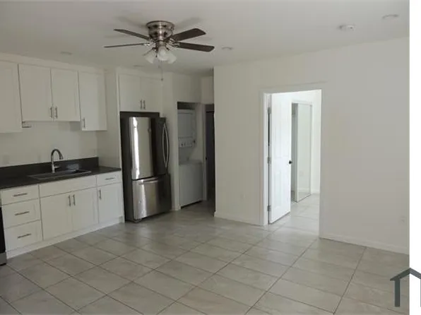 7032 Keokuk Ave, Winnetka, CA 91306