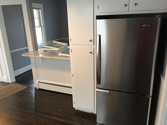 Kitchen Seating Area