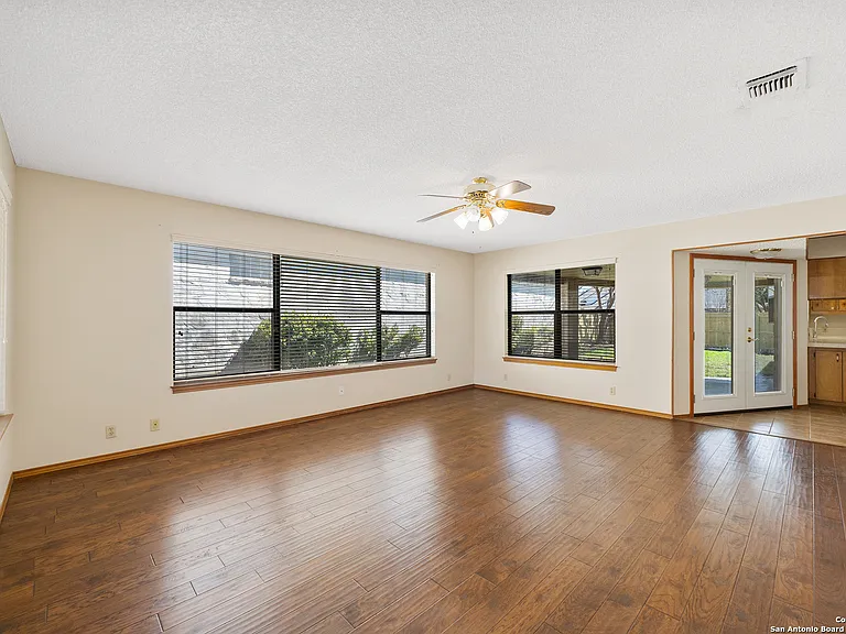 1504 Circle Oak Dr — Photo 15