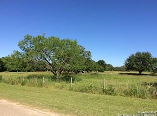 117 Elm Country Dr, La Vernia, TX 78121