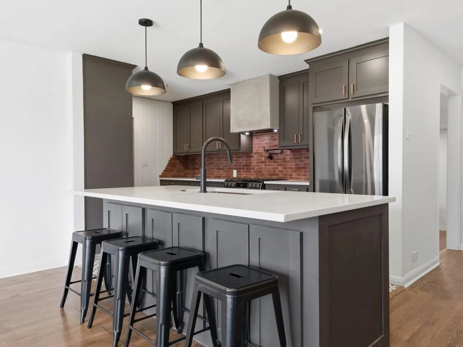 3313 Greenwood Dr — Photo 3