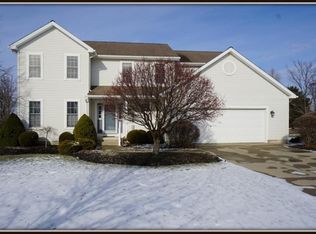 6956 Goldfinch Ct, North Tonawanda, NY 14120