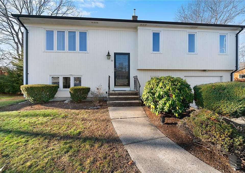 1st image of 32 Freedom Ct