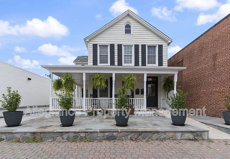 1506 B Mount Vernon Ave — Photo 2