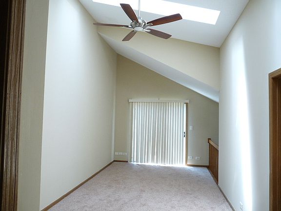 4th image of 3S090 Timber Dr #3S090