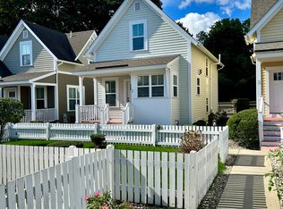 38 Greene St APT 2, East Greenwich, RI 02818