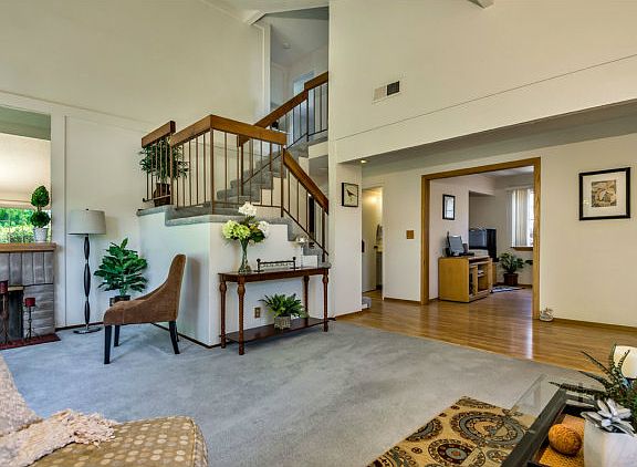 3rd image of 589 Kings Cross Way