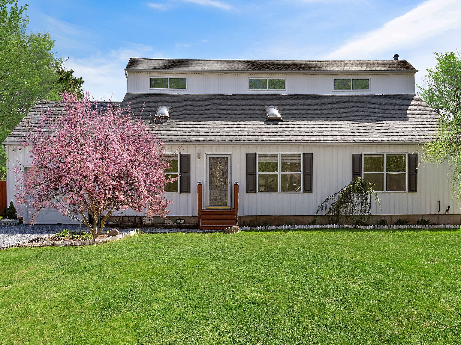 9 Leslie Ct, Speonk, NY 11972 Zillow