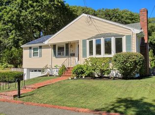 31 Oak Ridge Cir, Lynn, MA 01904